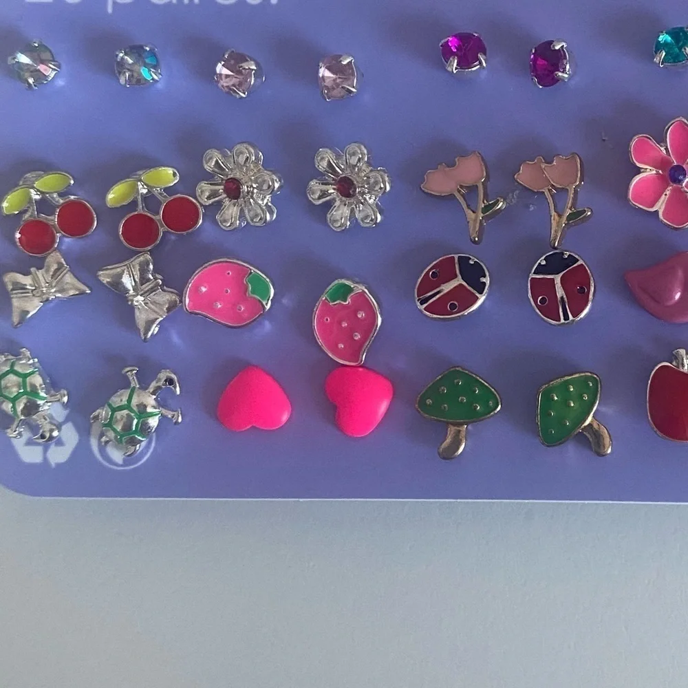 NWT Claires Stud Earrings - 20 Pack